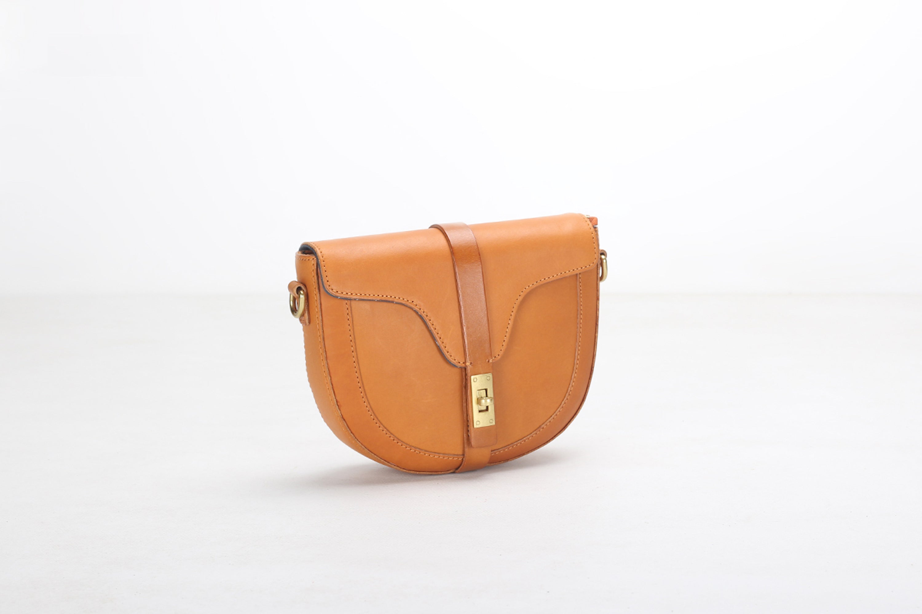 The Saddle Bag – Niche Lane